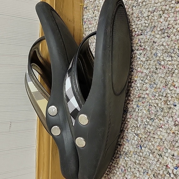 Burberry, women's Rubber Flip Flops Sz 36 US 5.5-6 - Picture 7 of 10